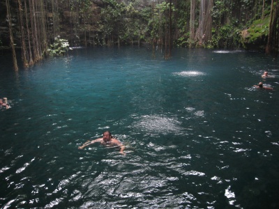 cenote_ikil2.jpg